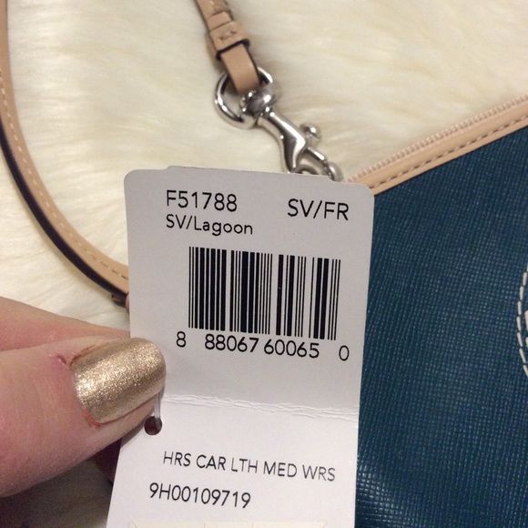 New Coach Logo Green Saffiano Leather Bag Wristlet Authentic - Picture 9 of 10